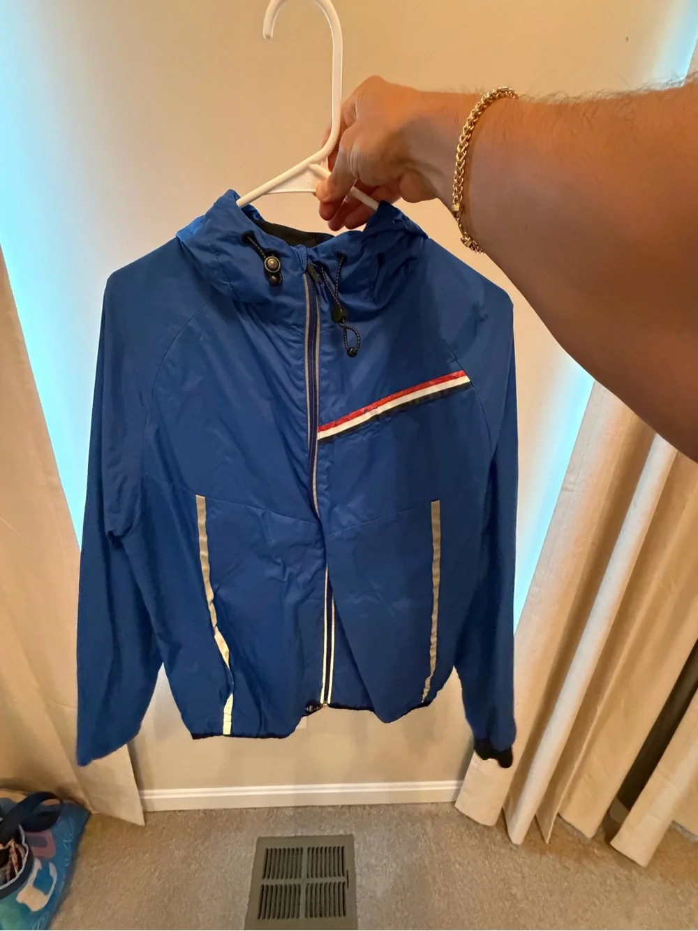 Fourlaps Men’s Medium Blue Hooded Running Windbreaker Jacket